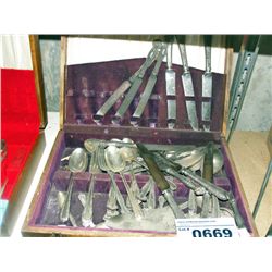 Silver plate cutlery set with case