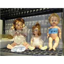 Lot of 4 collectors dolls