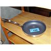 Image 1 : New 9.5" Viking fry pan