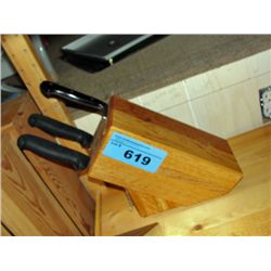 Slightly used knife block set with 3 high quality