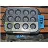 Image 1 : Lot of 5 assorted muffin baking pans