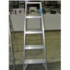 Image 1 : Aluminum step ladder
