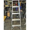 Image 1 : Aluminum step ladder