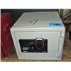 Image 1 : Sentry safe