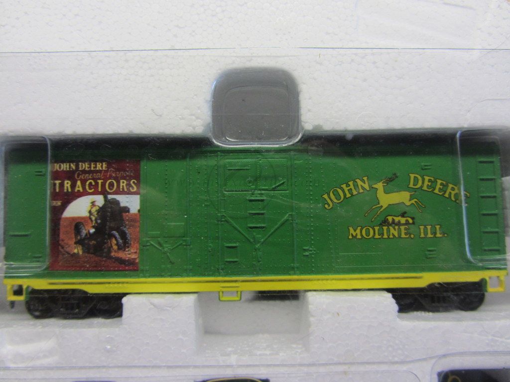 HO SCALE John Deere Model "B" Express