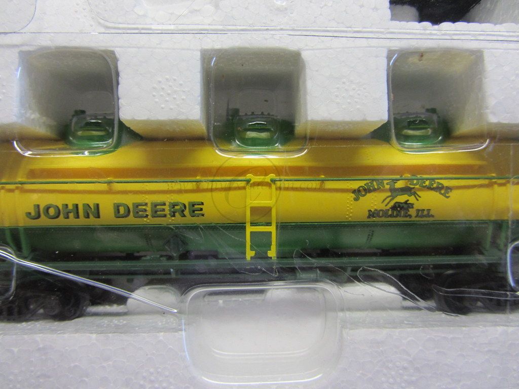 HO SCALE John Deere Model "B" Express