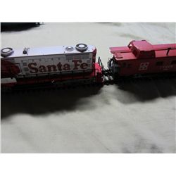 HO SCALE Tyco Diesel Engine & Caboose