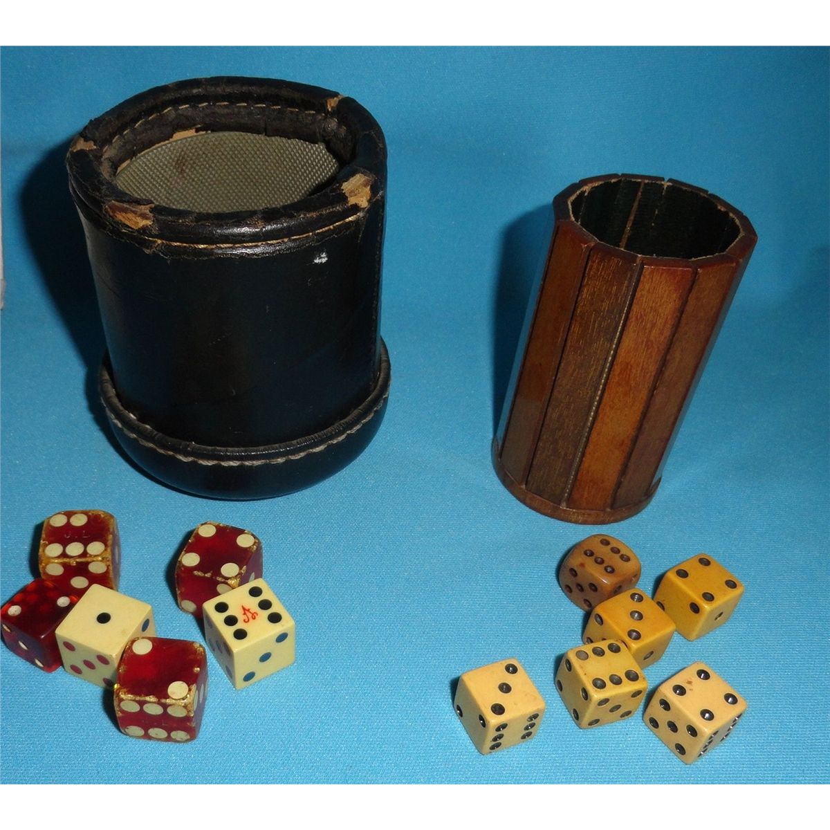 Antique Dice Collection 18 pieces made of bakelite, wood & ivory. 3