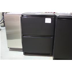 U-LINE BLACK DOUBLE DOOR COOLER