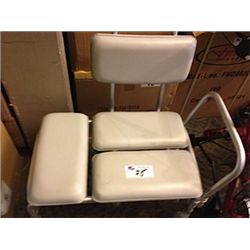 FREEDOM MOBILITY FM-5104 SHOWER SEAT