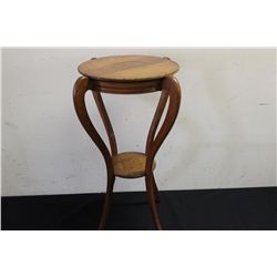 2 TIER DRUM TOP OAK STAND - BRASS BEADED SKIRT & BOWED LEGS