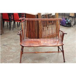 WINDSOR TYPE SPINDLED BENCH