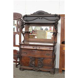 GREAT OAK SIDEBOARD W/ WINGED GRIFFENS IN ORIG. COND.