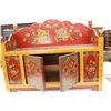 Image 3 : HIGHLY DECORATED BLANKET BOX