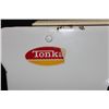 Image 2 : TONKA CAMPER- 22" X 11" HIGH