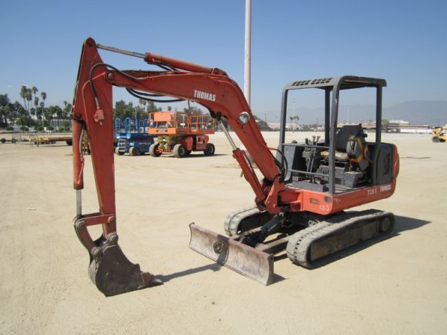 2001 Thomas T35S Mini Hydraulic Excavator