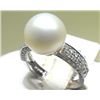 Image 1 : 18K GOLD PEARL AND DIAMOND RING