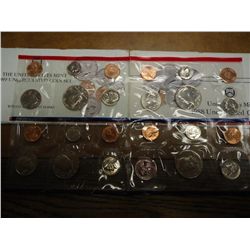 1988 & 89 US MINT SETS (UNC) P/D (WITH ENVELOPES)