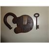 Image 3 : WELLS FARGO OLD WEST PADLOCK W/KEY, 7.5" TALL X 4.25" WIDE, WEIGHS 5 Lbs