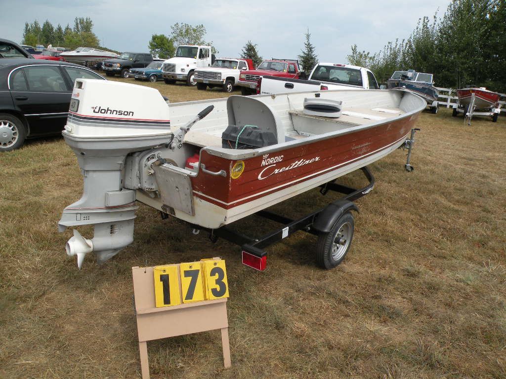 1983 Crestliner 16 ft boat NOR03732M83H