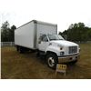 Image 1 : 1998 GMC 6500 van truck 1GDK7H1J4WJ501188