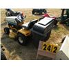 Image 4 : Cub Cadet 1320 hydro w/38" deck, bagger & blower attachment
