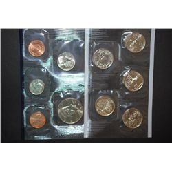 1999-P US Mint Coin Set & US Mint State Quarter Coin Set; UNC; EST. $5-10