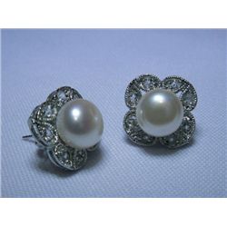 ELEGANT WHITE PEARL SILVER