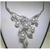 Image 1 : 18K GOLD DIAMOND AND PEARL NECKLACE