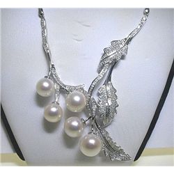 18K GOLD DIAMOND AND PEARL NECKLACE