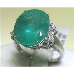 18K GOLD DIAMOND AND EMERALD RING