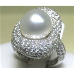 18K GOLD PEARL AND DIAMOND RING