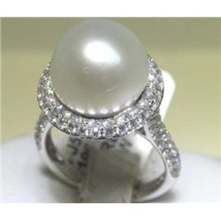 18K GOLD PEARL AND DIAMOND RING