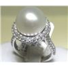 Image 1 : 18K GOLD PEARL AND DIAMOND RING