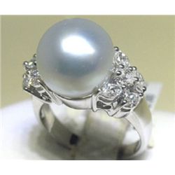 18K GOLD PEARL AND DIAMOND RING