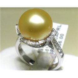 18K GOLD PEARL AND DIAMOND RING