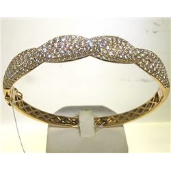 18KY BANGLES WITH DIAMOND