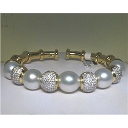 18K PEARL AND DIAMOND BANGLE