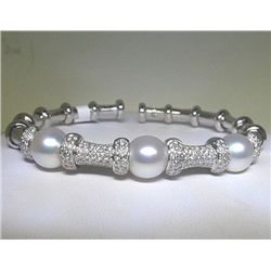 18K PEARL AND DIAMOND BANGLE