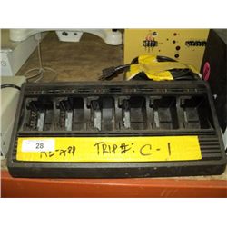 MOTOROLA 6 BAY RADIO CHARGER