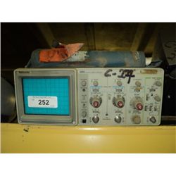 TEKTRONIX 2213 OSCILLOSCOPE