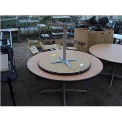 LOT: ROUND OFFICE TABLES