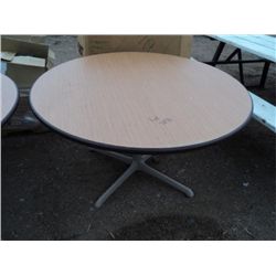 LOT: ROUND OFFICE TABLES