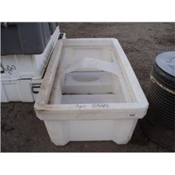 LOT: POLLY TUB