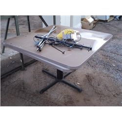 LOT WITH 1 HARDIGG CASE