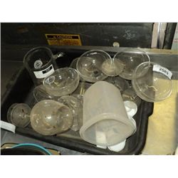 PLASTIC FOOD SERVICE TUB W/ MIXED WINE GLASSES