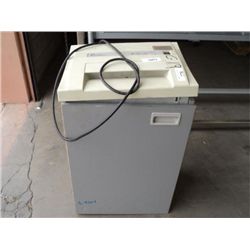 FELLOWES 3200 CC PAPER SHREDDER