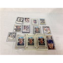 COLLECTION OF APPROX 75 BRETT HULL HOCKEY CARDS