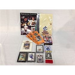 LOT OF ASSORTED HOCKEY ITEMS INCLUDING CANUCK