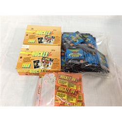 LOT OF ASSORTED HOCKEY CARDS